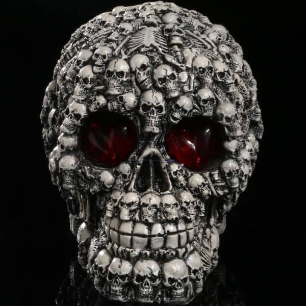 badass skull Statue